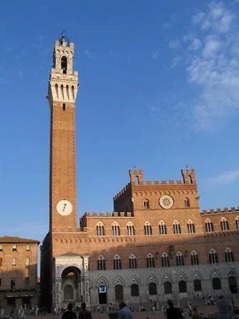 A Due Passi Da Piazza Del Campo 아파트